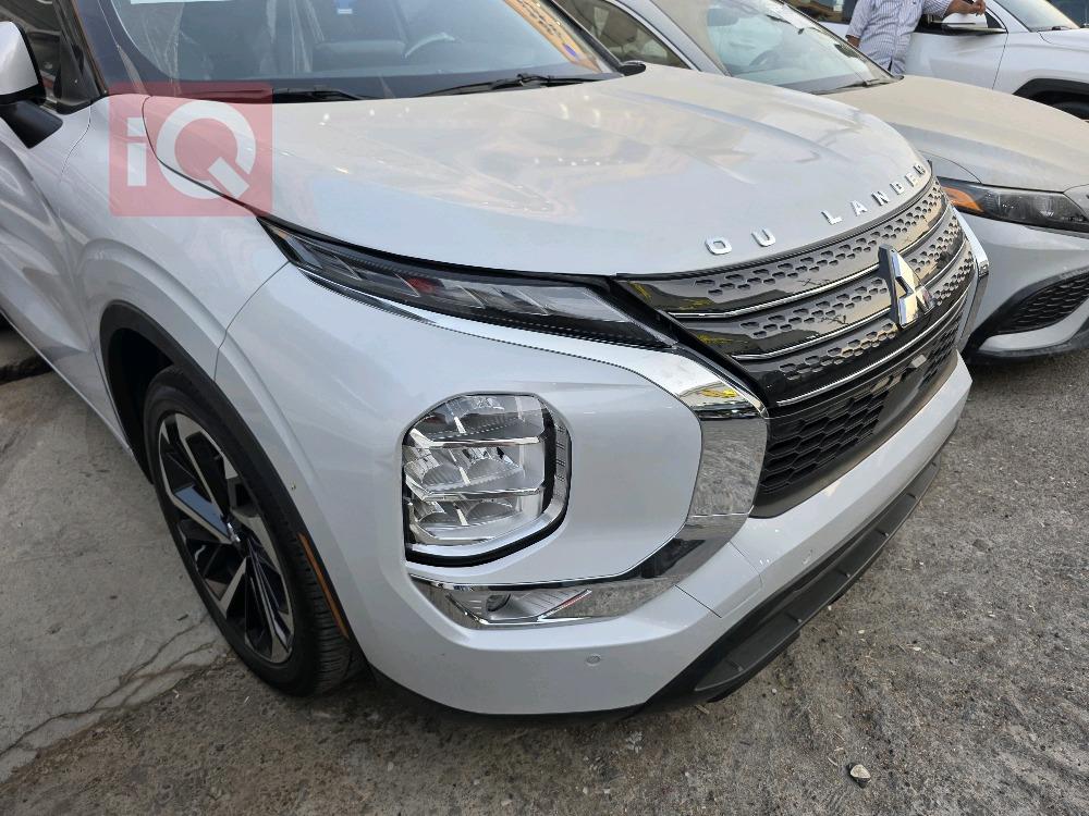 https://cdn.iqcars.ioscaled_1000063489_out.jpg